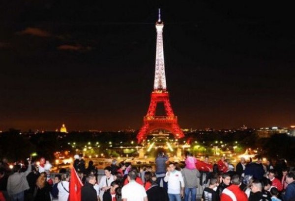 Власти Парижа планируют экономить энергию на подсветке Эйфелевой башни