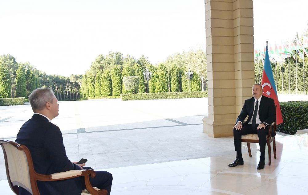 Президент Ильхам Алиев: Когда Пашинян в пьяном угаре танцевал в Шуше на Джыдыр-дюзю, он уже тогда подписал себе то, что сегодня произошло