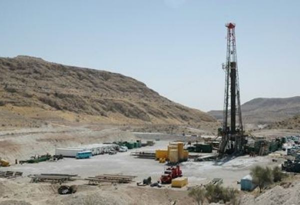 В Иране подписаны контракты по разработке шести нефтяных месторождений