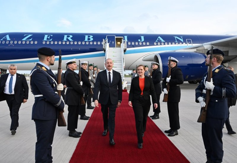 Президент Ильхам Алиев прибыл с рабочим визитом в Германию (ФОТО)