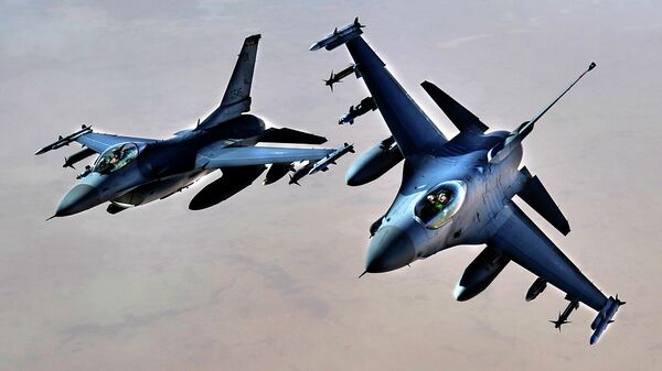 Истребители F-16. Архивное фото
