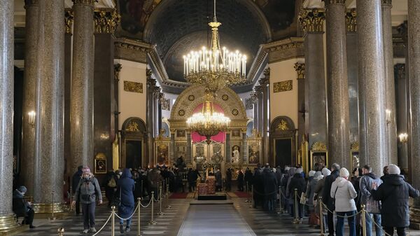 Мощи Иоанна Крестителя, выставленные в Казанском соборе Санкт-Петербурга