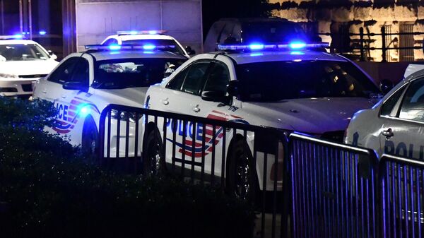 Машины полиции у здания Trump International Hotel