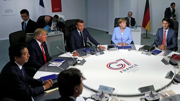 Лидеры стран-участниц G7 во время встречи в рамках ежегодного саммита