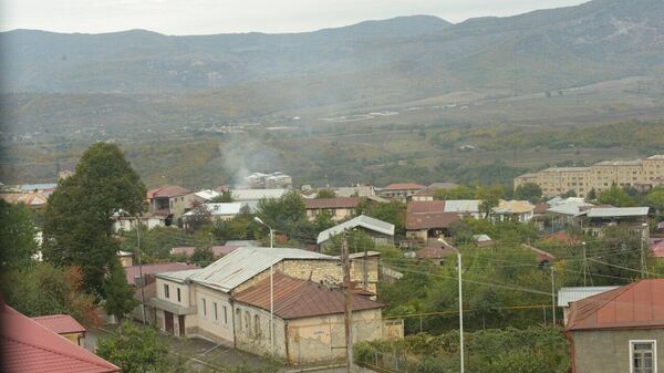 Дым на окраине Степанакерта после обстрелов