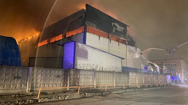 Пожар на складе с парфюмерией в Екатеринбурге