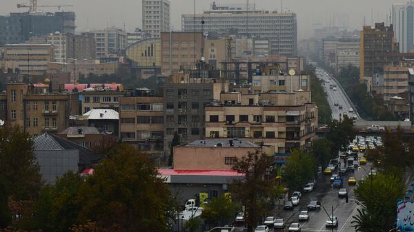 Вид на Тегеран в первый день введения ограничительных мер в связи с распространением коронавируса