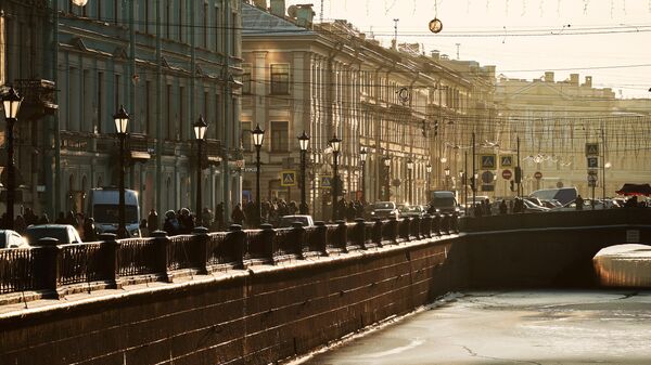 Вид на одну из набережных в Санкт-Петербурге