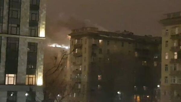 Кадры пожара административного здания на севере Москвы