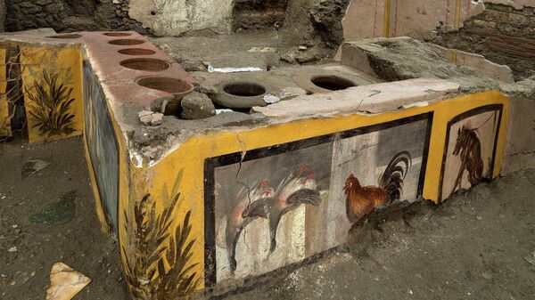 Древний киоск,  обнаруженный в Помпеях