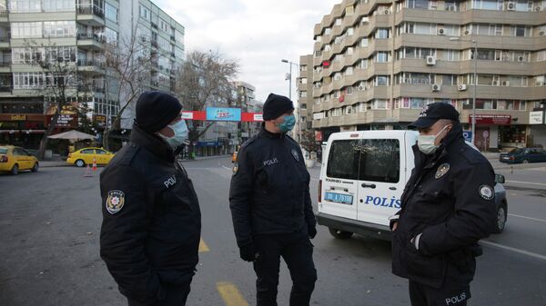 Сотрудники правоохранительных органов Турции в Анкаре
