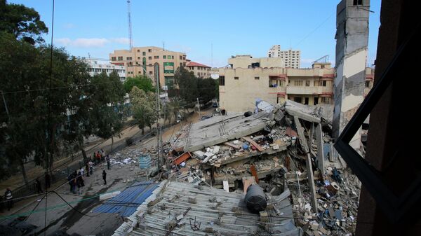 Разрушенные в результате бомбардировки здания в секторе Газа