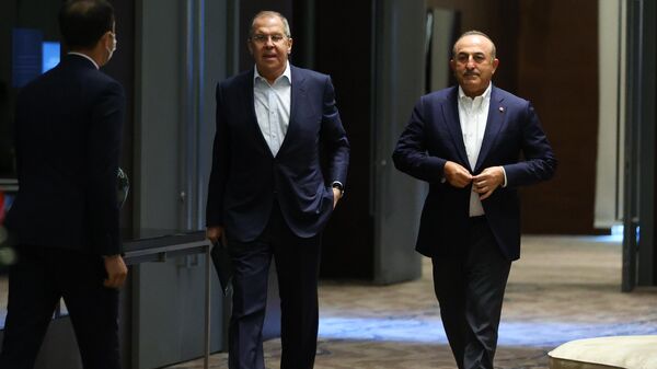 Министр иностранных дел РФ Сергей Лавров и министр иностранных дел Турции Мевлют Чавушоглу 