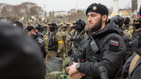 Военнослужащие РФ во время напутственного слова главы Чеченской Республики Рамзана Кадырова в Грозном