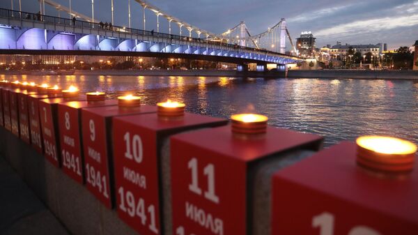 Акция Линия памяти на Крымской набережной в Москве