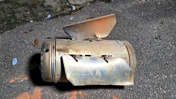 Фрагмент снаряда, найденный после обстрела ВСУ. Архивное фото