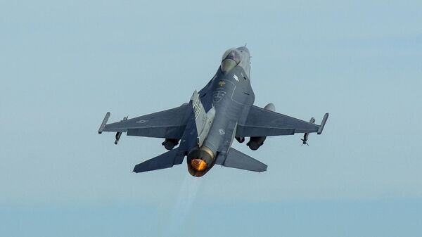 Американский истребитель F-16 Fighting Falcon