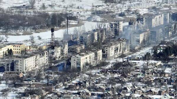 Дым на месте боев в Артемовске