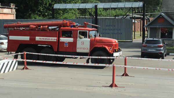 Автомобиль пожарной службы МЧС РФ неподалеку от Тамбовского порохового завода в Котовске