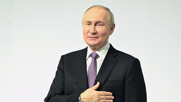 Президент РФ Владимир Путин прощается с участниками форума Общероссийского народного фронта Всё для Победы! в Туле