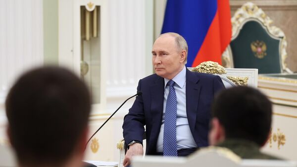 Владимир Путин встречается с победителями конкурса управленцев Лидеры России