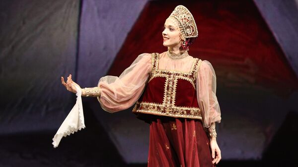Сцена из спектакля Дама с камелиями Михайловского театра (Санкт-Петербург) 