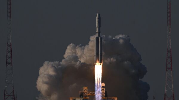 Запуск первой летной ракеты космического назначения Ангара-А5 с разгонным блоком Орион с космодрома Восточный