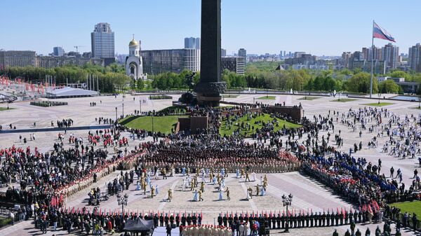 Военно-патриотическая акция Символы Великой Победы на Поклонной горе в Москве