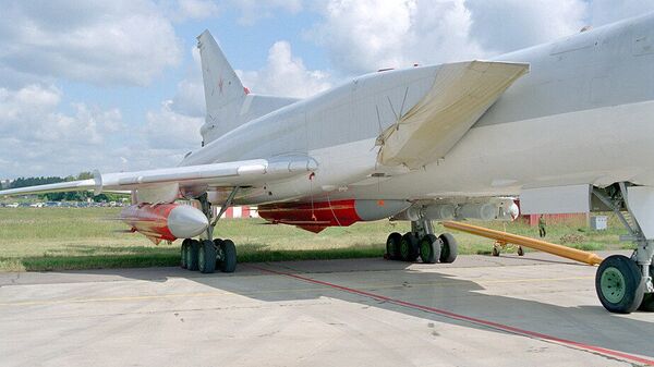 Самолет с ракетами Х-22