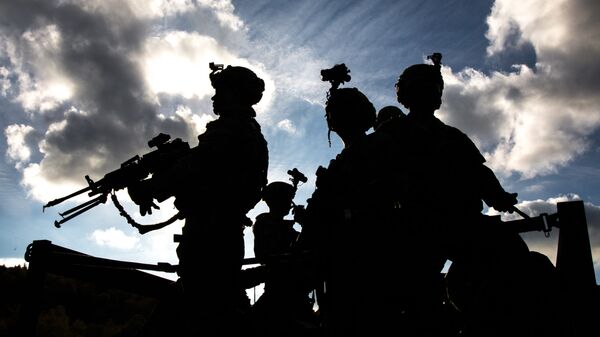 Военнослужащие армии США во время совместных учений войск НАТО Swift Response. Архивное фото