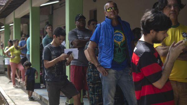 Очередь во время выборов в Рио-де-Жанейро 