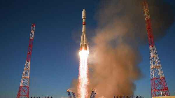 Пуск ракеты-носителя среднего класса Союз-2.1б с космодрома Плесецк