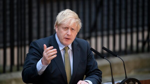Премьер-министр Борис Джонсон выступает на Даунинг-стрит в Лондоне