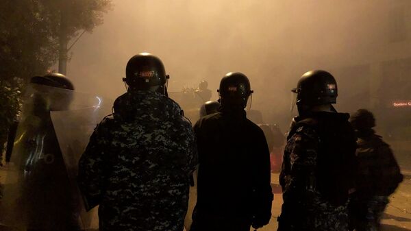 Полиция во время акции протеста в Бейруте