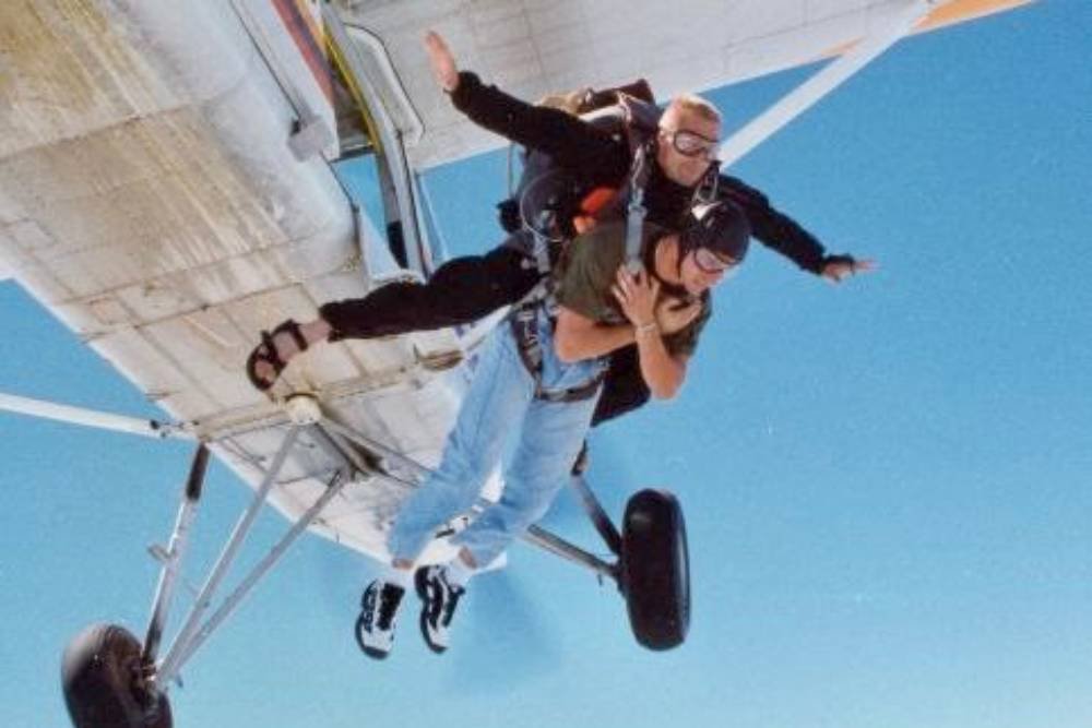 Элизео Бертолази не из пугливых: в его "послужном списке" более тысячи прыжков с парашютом.
