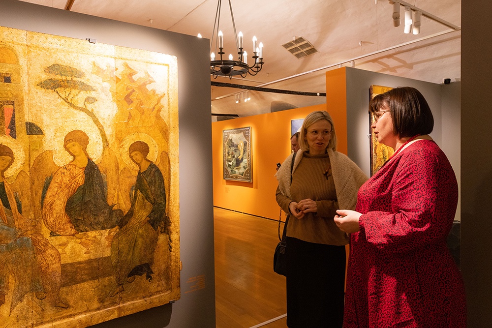"Выставка ставит целью через художественные образы показать христианское понимание процесса сотворения мира и человека, основанное на библейском рассказе", - говорят о проекте в Музее Андрея Рублева.