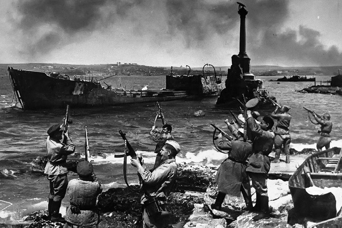 Освобожденный Севастополь. Май 1944 года. 