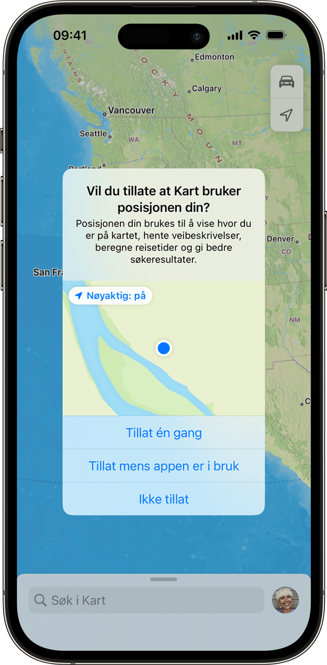 En app ber om tilgang til posisjonen din mens du bruker appen på iPhone