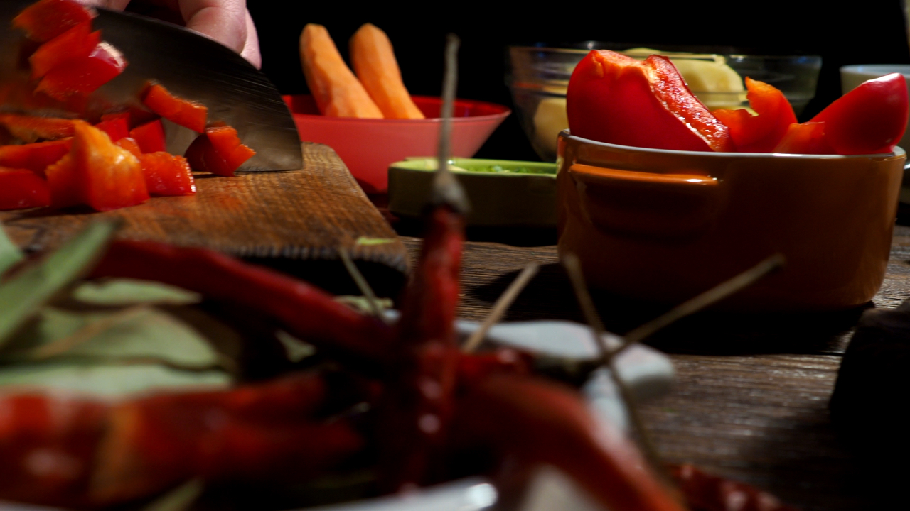 Muito além de comida, afeto ao redor da mesa