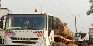 un camion de transport de bois entre la Centrafrique et le Cameroun