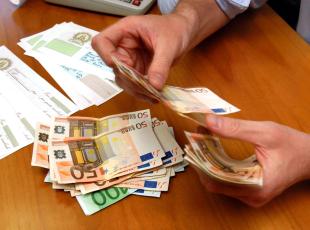 CAMBIALI CAMBIALE SOLDI EURO MANI USURA USURAIO DEBITI DEBITO  - usurai