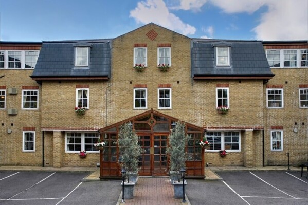 Forest Healthcare's Ash Court Care Centre in London Achieves Stellar 9.9/10 Rating on carehome.co.uk