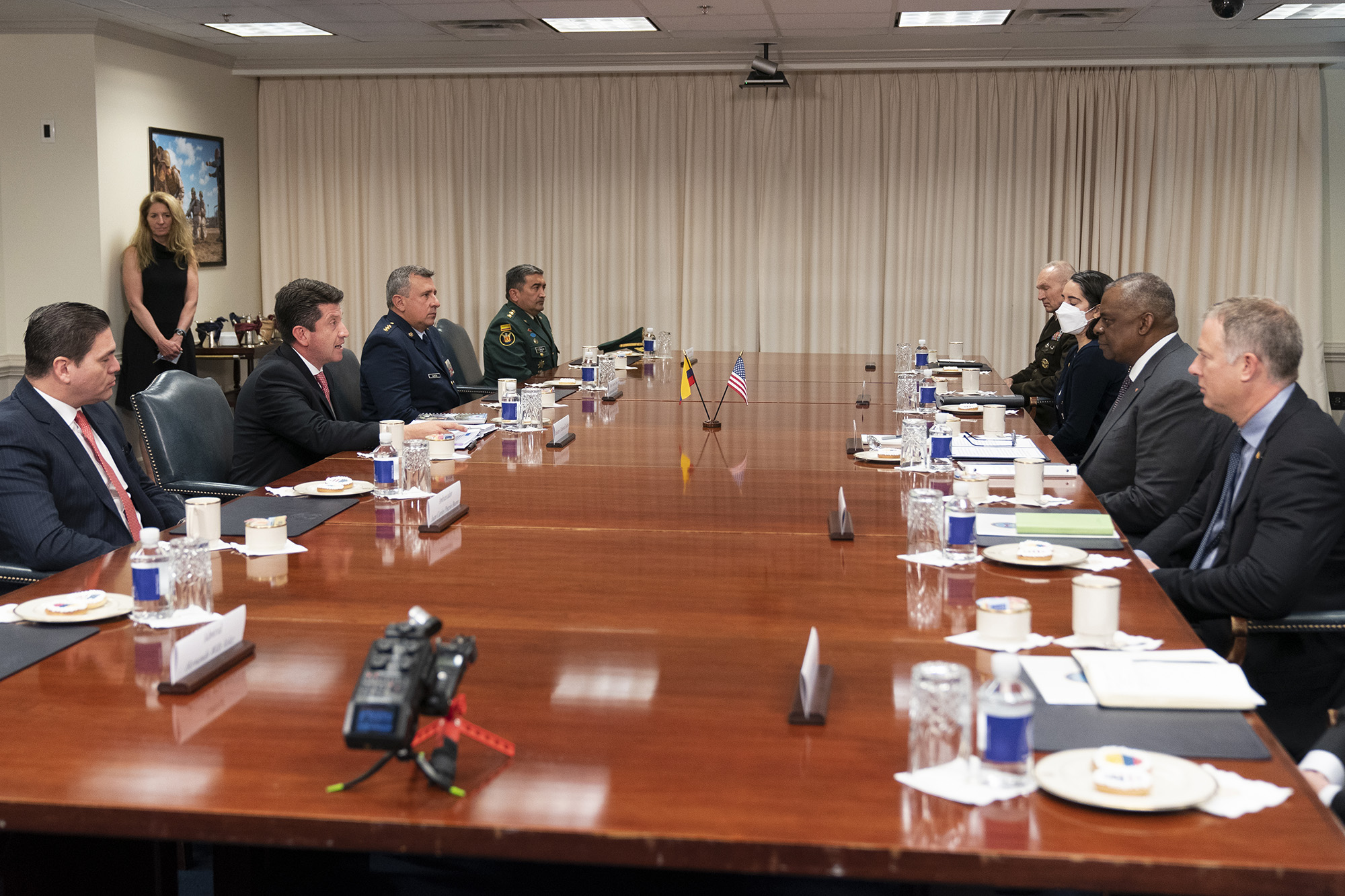 Secretary of Defense Lloyd Austin, CE meets Minister of National Defense of Republic of Colombia Diego Andrés Molano Aponte at the Pentagon, Friday, May 20, 2022, in Washington. (AP Photo/