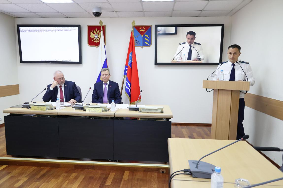 По инициативе прокурора Магаданской области Дмитрия Разуваева внесены изменения в региональное законодательство о ветеранах труда