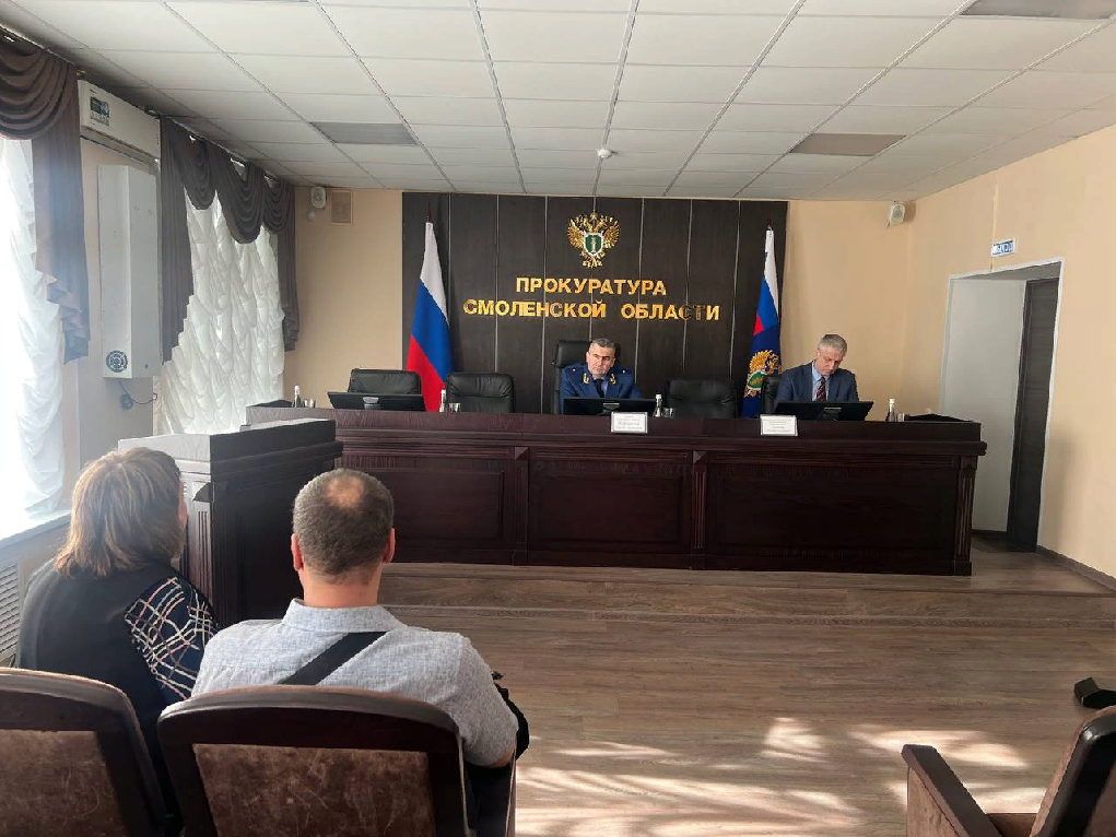 Прокурор Смоленской области провел личный прием по вопросам соблюдения прав субъектов предпринимательской деятельности