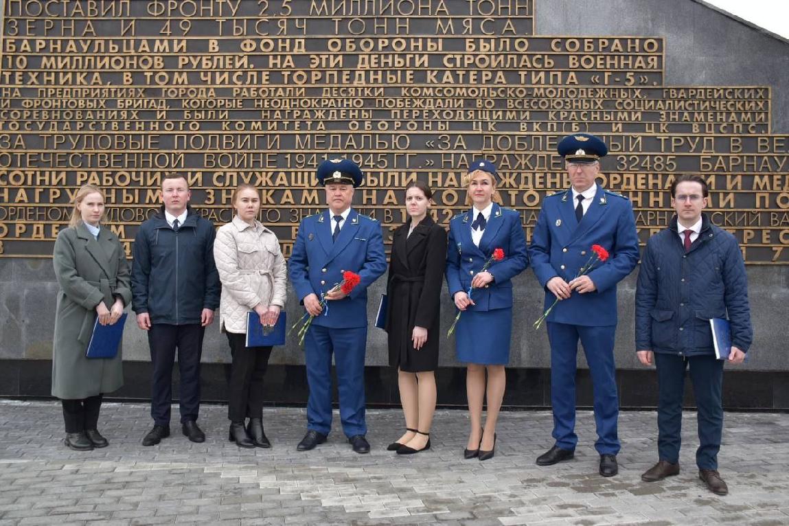 В прокуратуре Алтайского края молодые специалисты торжественно приняли Присягу прокурора