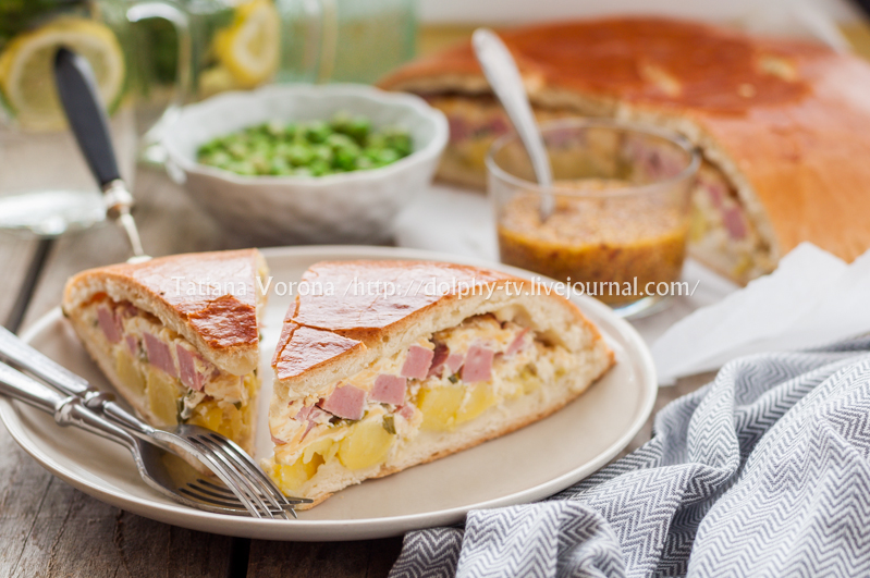 Two Pieces of Potato, Ham, Sour Cream and Cheese Pie