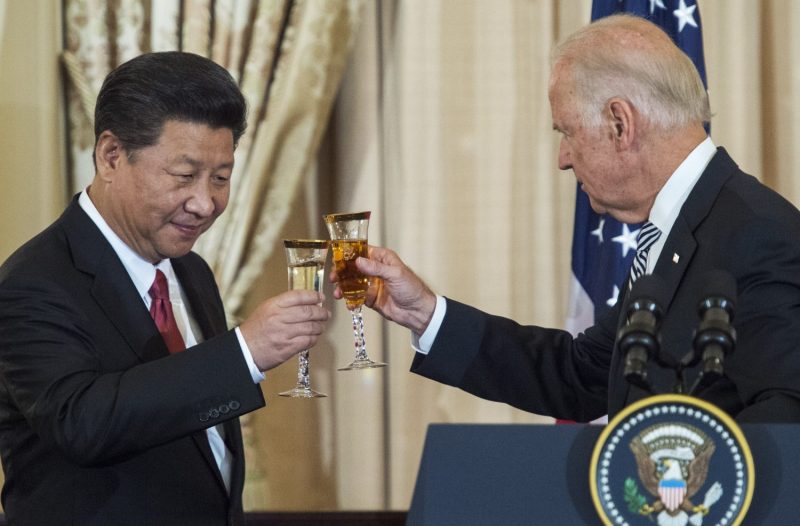 Xi Jinping and Joe Biden share a toast at a State Department luncheon