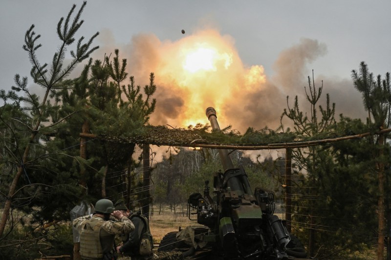 Ukrainian service members fire at Russian positions on March 27, 2023, amid the Russian invasion of Ukraine.