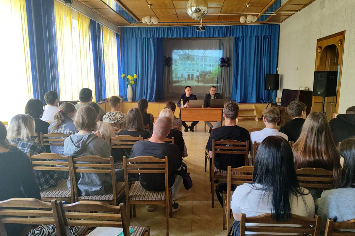 СМА Волгоградской области организовал мероприятия по Всероссийскому дню по профилактике детской преступности, в рамках которых подписано соглашение с двумя школами Волгограда 